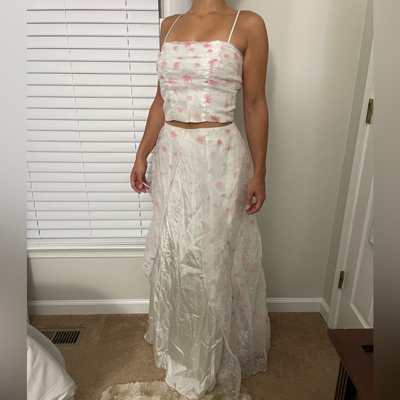 ✨Pink and White Top + Long Skirt Set✨ - Picture 2 of 16